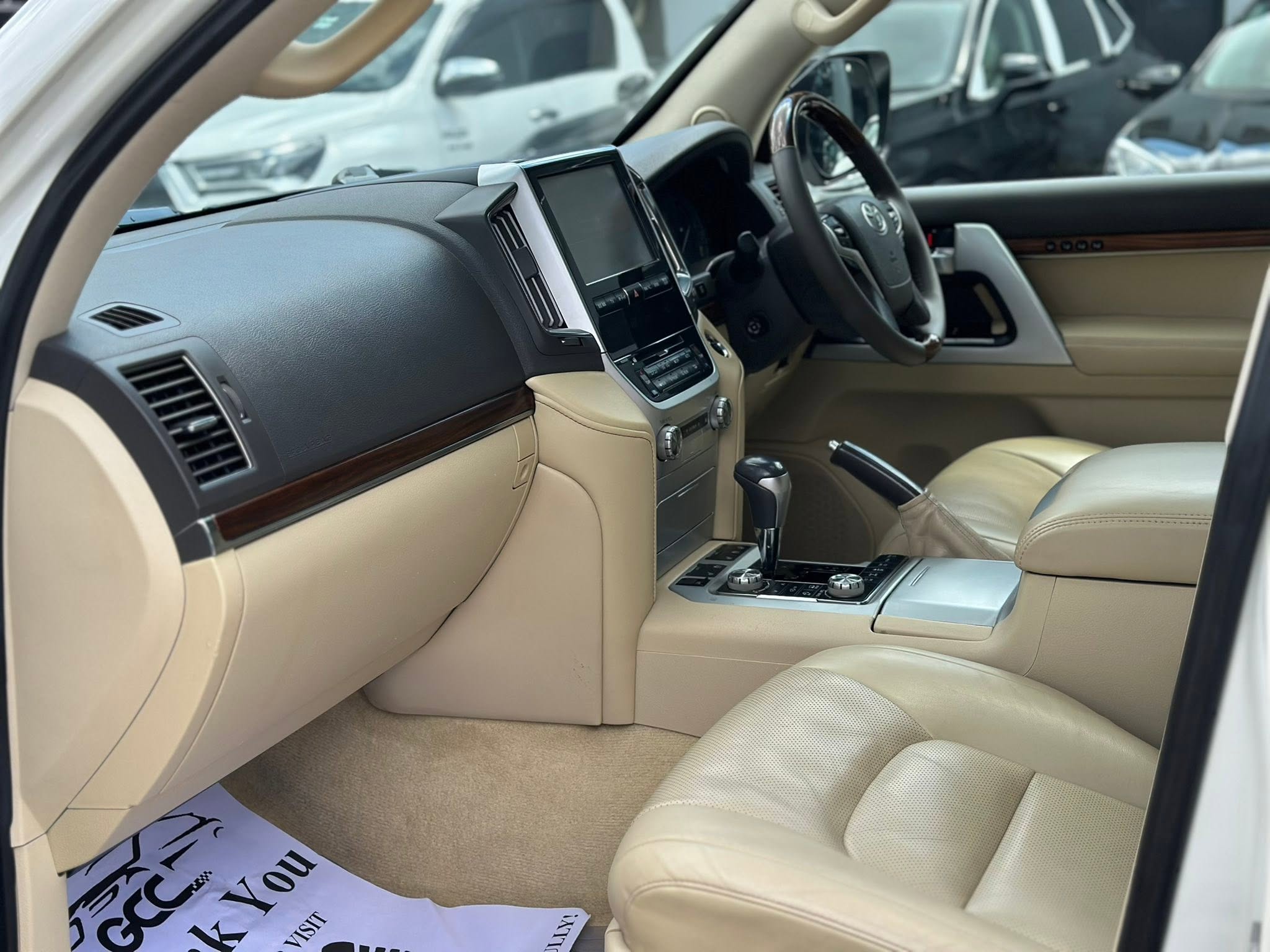 TOYOTA LAND CRUISER V8