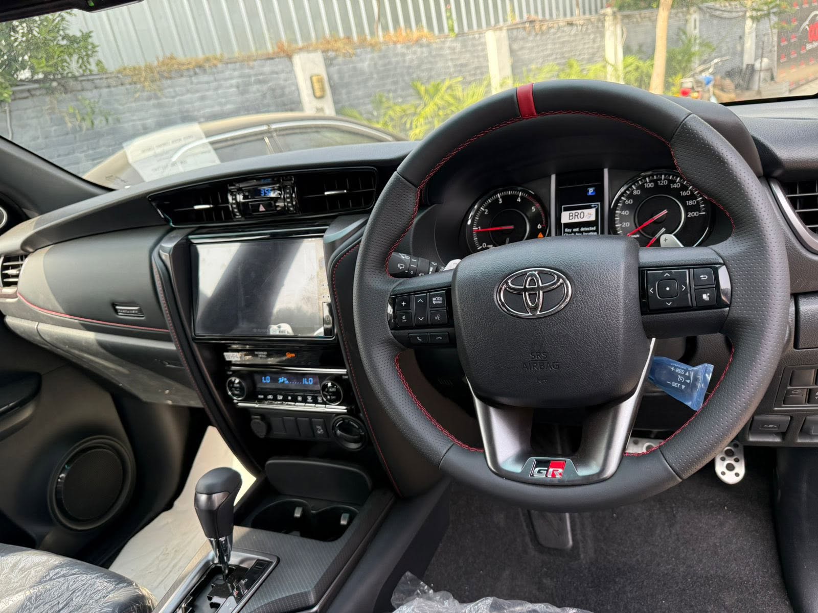 TOYOTA FORTUNER GR