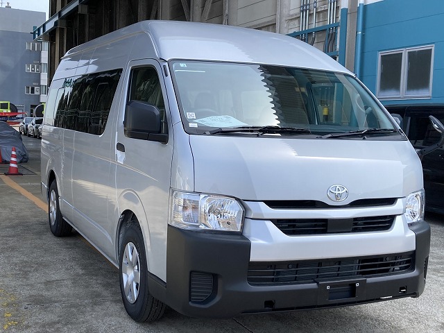 Toyota Hiace Grand Cabin 14 Seater