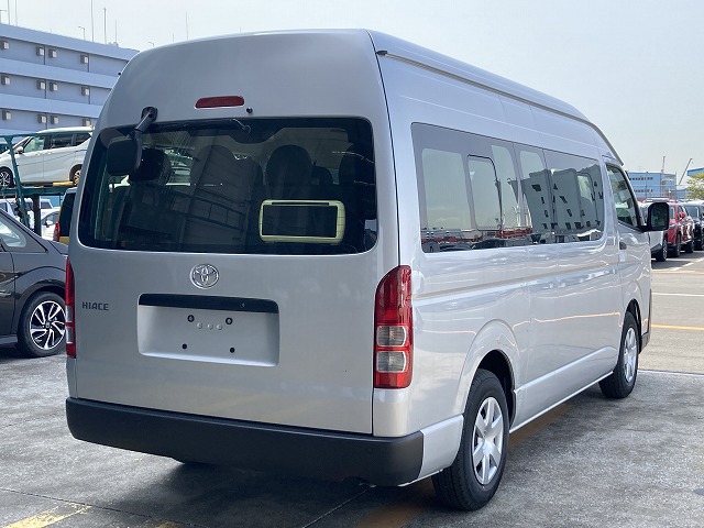 Toyota Hiace Grand Cabin 14 Seater